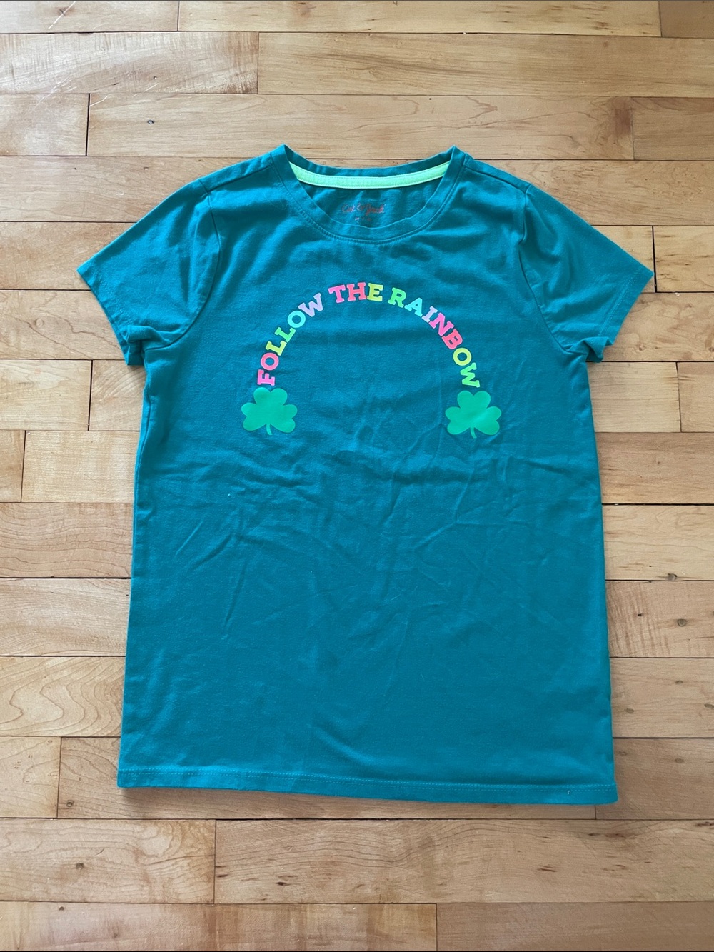 Cat & Jack Follow The Rainbow Tee, Size M (7/8)